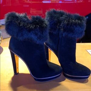 BCBG Black ankle bootees with Real fur.
